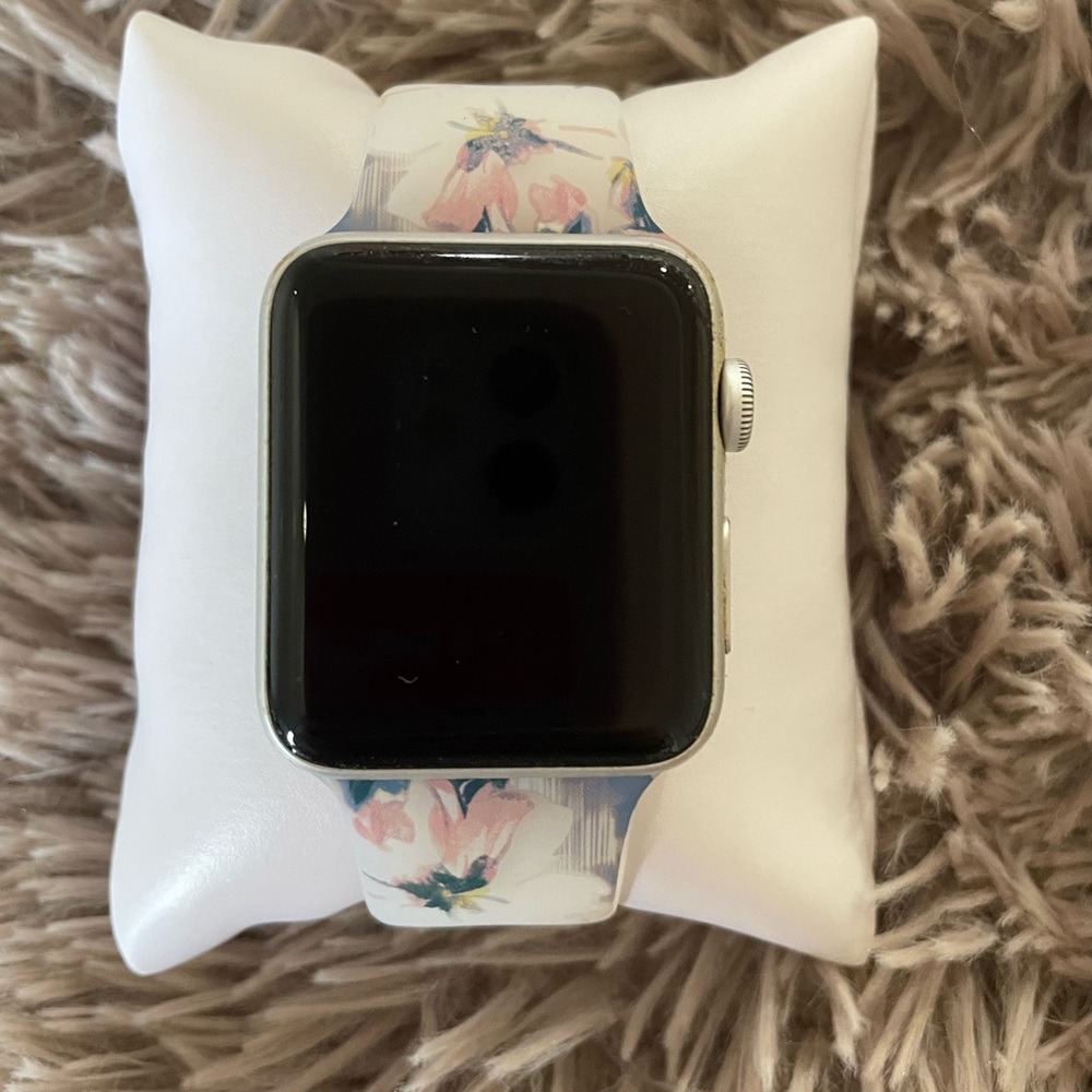 NIP Plum Pretty Sugar Apple Watch Band